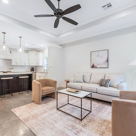 Charming Cottage Built In 2019 ラファイエット エクステリア 写真