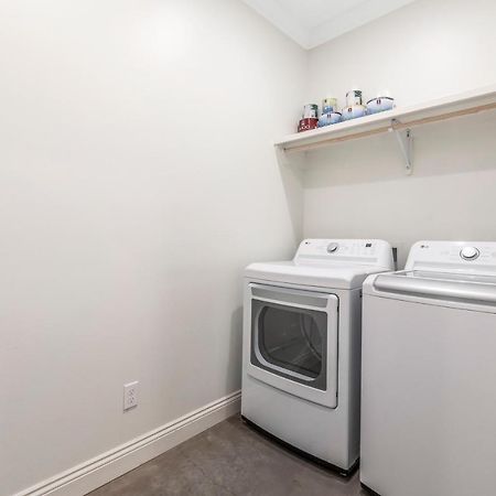 Charming Cottage Built In 2019 ラファイエット エクステリア 写真