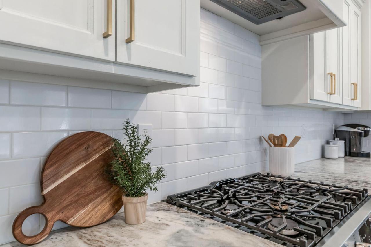 Charming Cottage Built In 2019 ラファイエット エクステリア 写真