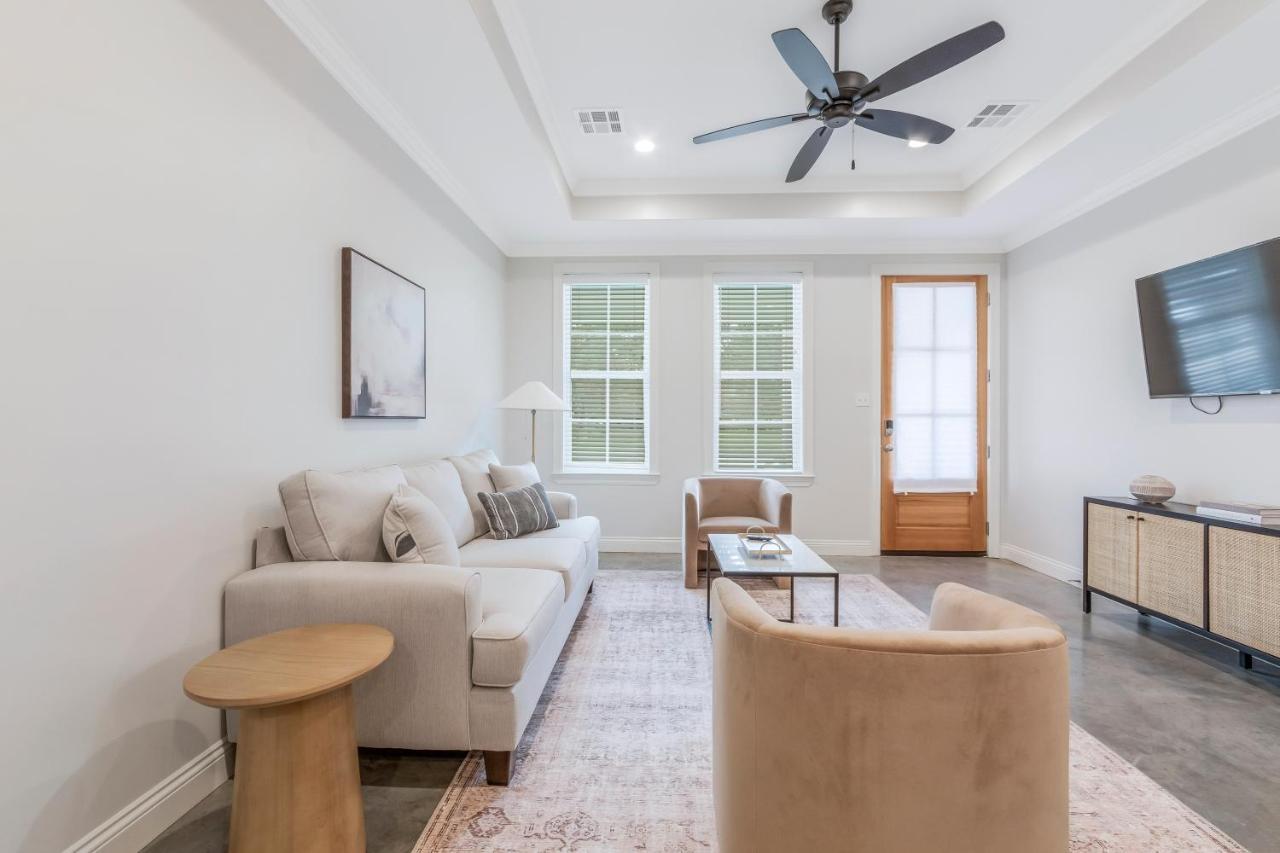 Charming Cottage Built In 2019 ラファイエット エクステリア 写真